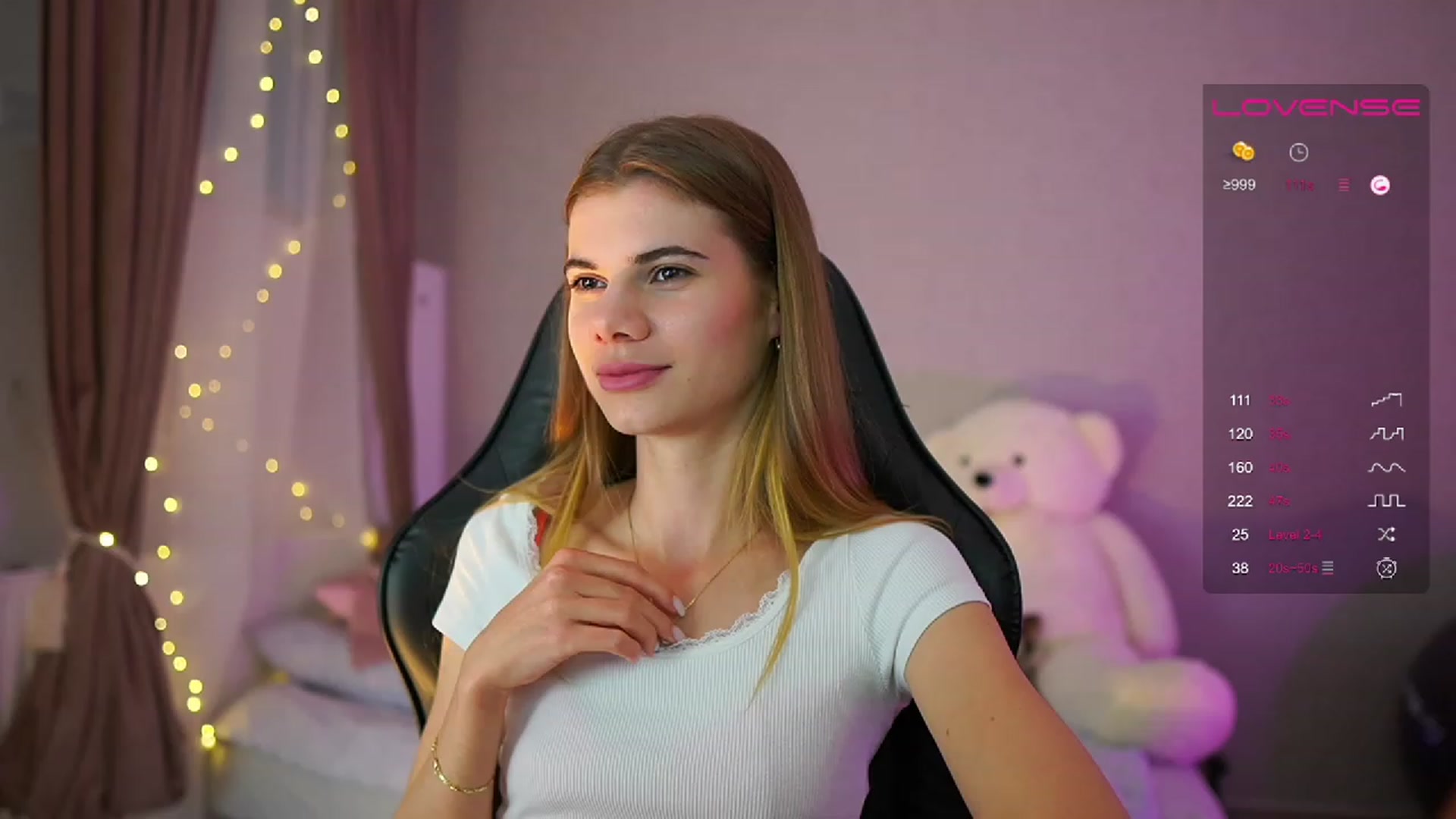 Gallery image thumbnail from RileyReid_18's myfreecams stream on, 06/28/2023, 14:53 image 10 of 20