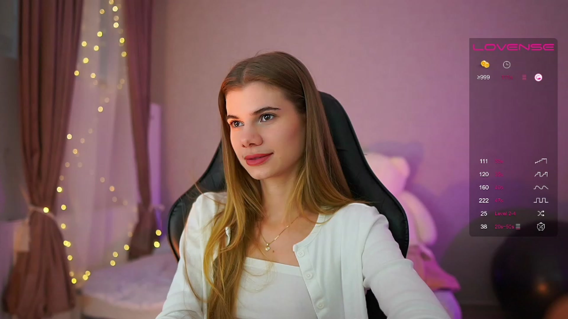 Gallery image thumbnail from RileyReid_18's myfreecams stream on, 06/29/2023, 14:35 image 10 of 20