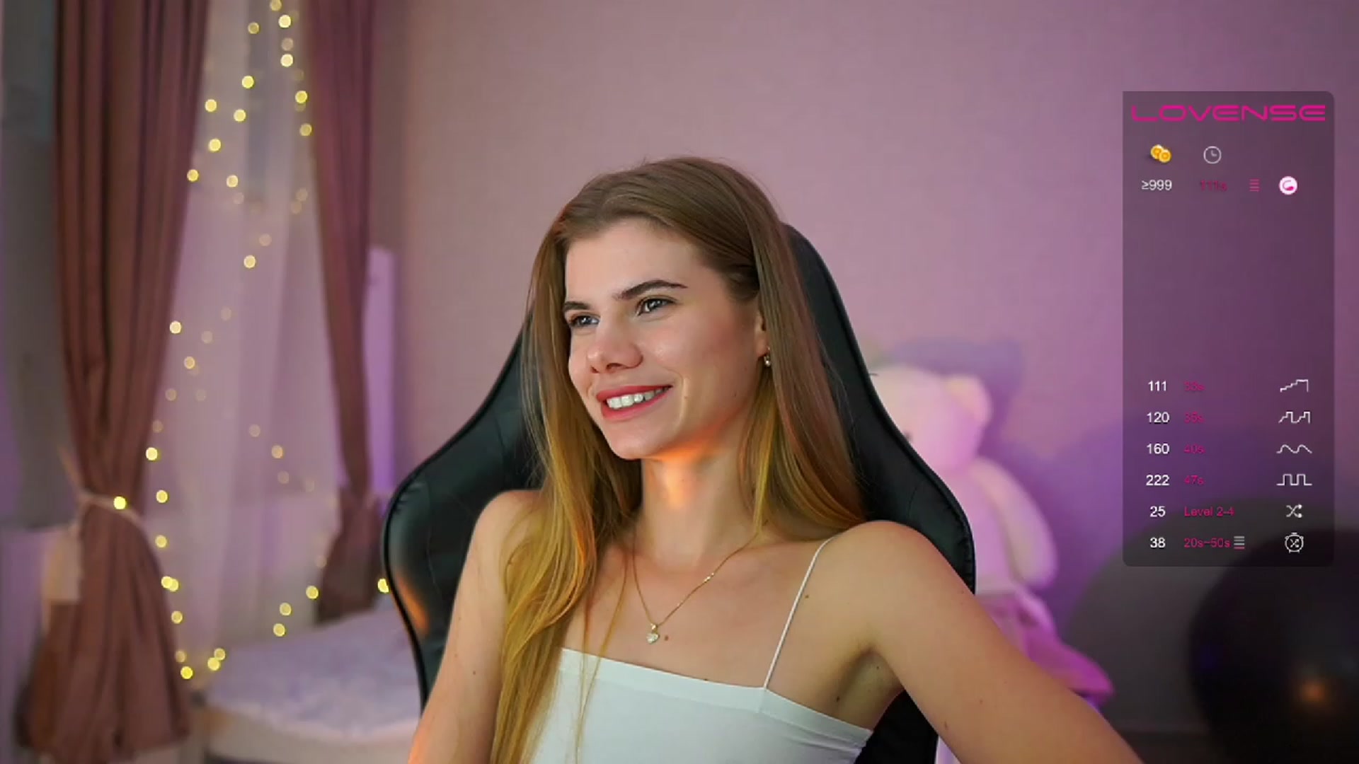 Gallery image thumbnail from RileyReid_18's myfreecams stream on, 06/29/2023, 15:40 image 14 of 20