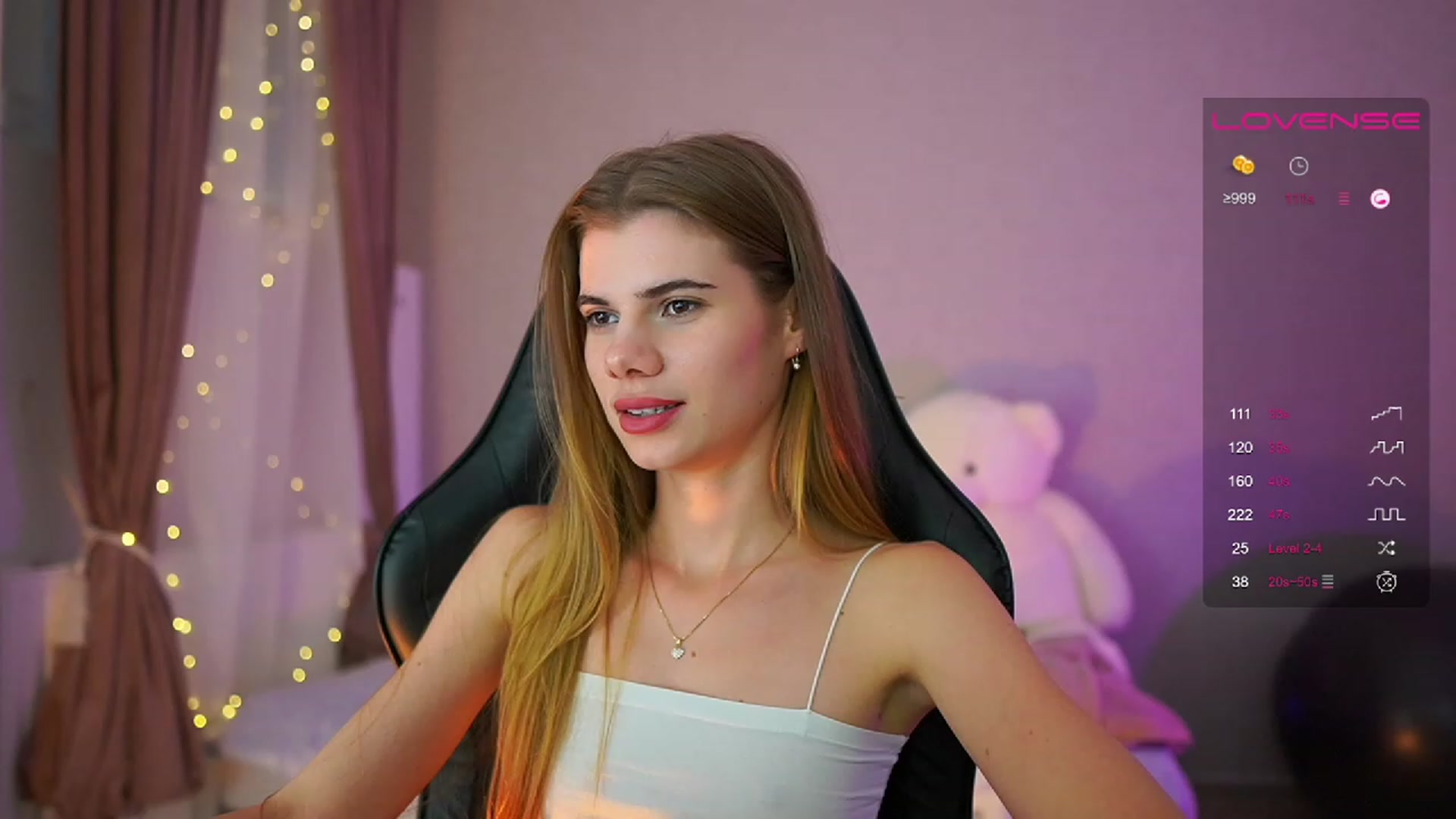 Gallery image thumbnail from RileyReid_18's myfreecams stream on, 06/29/2023, 15:40 image 12 of 20