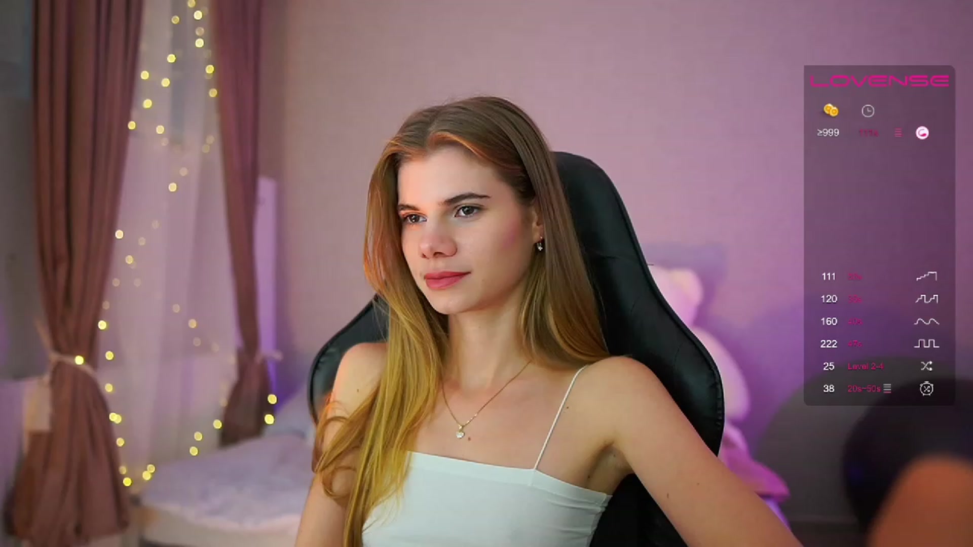 Gallery image thumbnail from RileyReid_18's myfreecams stream on, 06/29/2023, 15:40 image 7 of 20