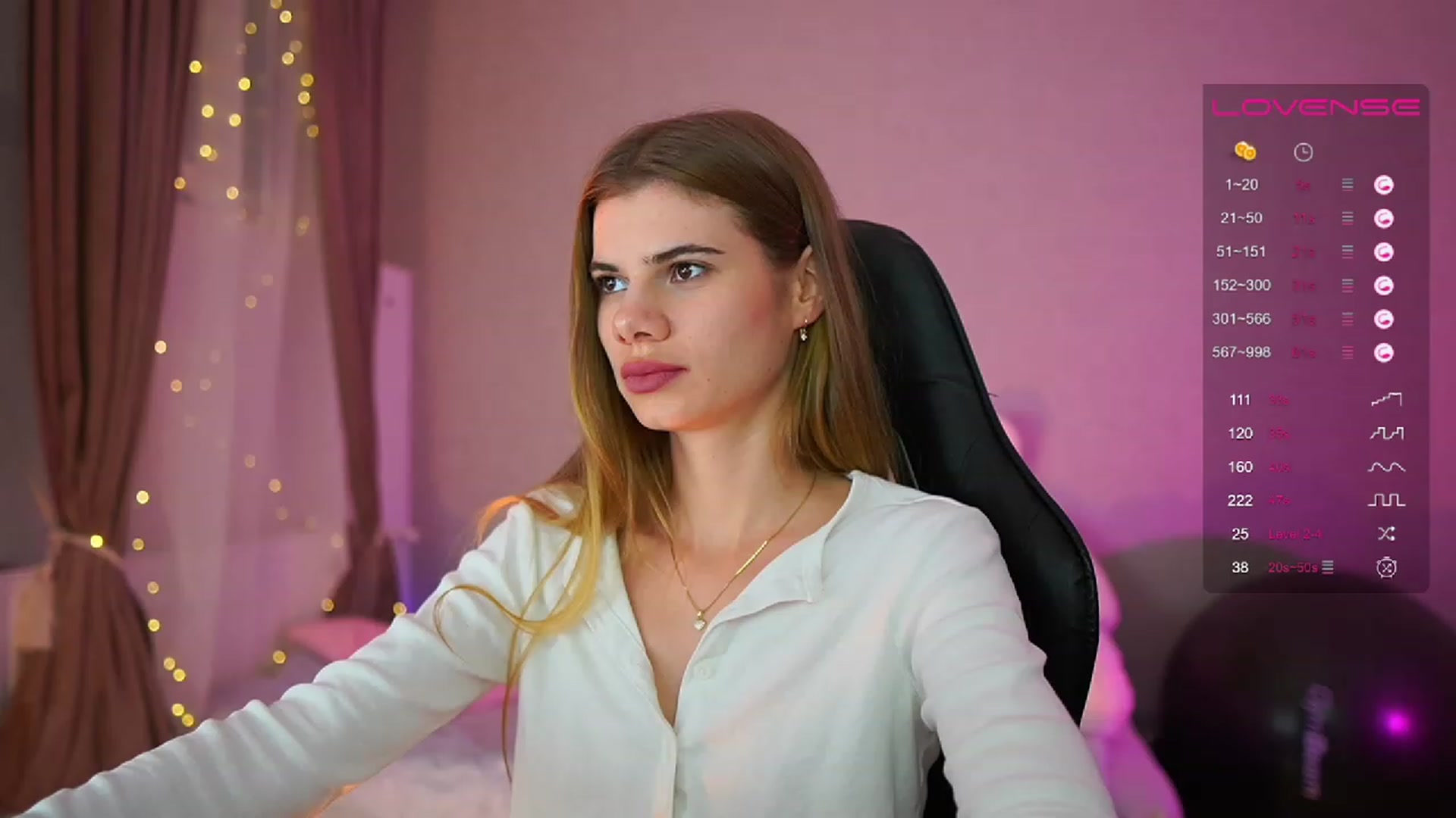 Gallery image thumbnail from RileyReid_18's myfreecams stream on, 07/02/2023, 18:02 image 19 of 20