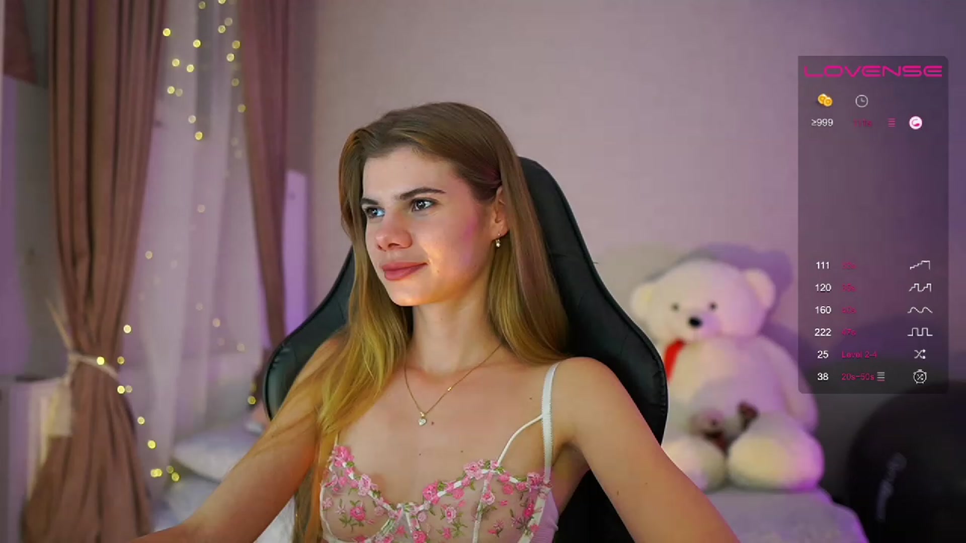 Gallery image thumbnail from RileyReid_18's myfreecams stream on, 07/03/2023, 18:32 image 12 of 20