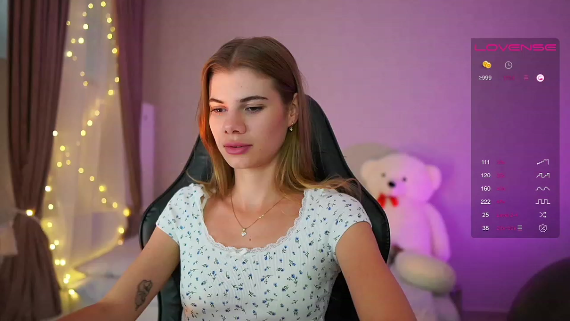 Gallery image thumbnail from RileyReid_18's myfreecams stream on, 07/14/2023, 14:03 image 4 of 20