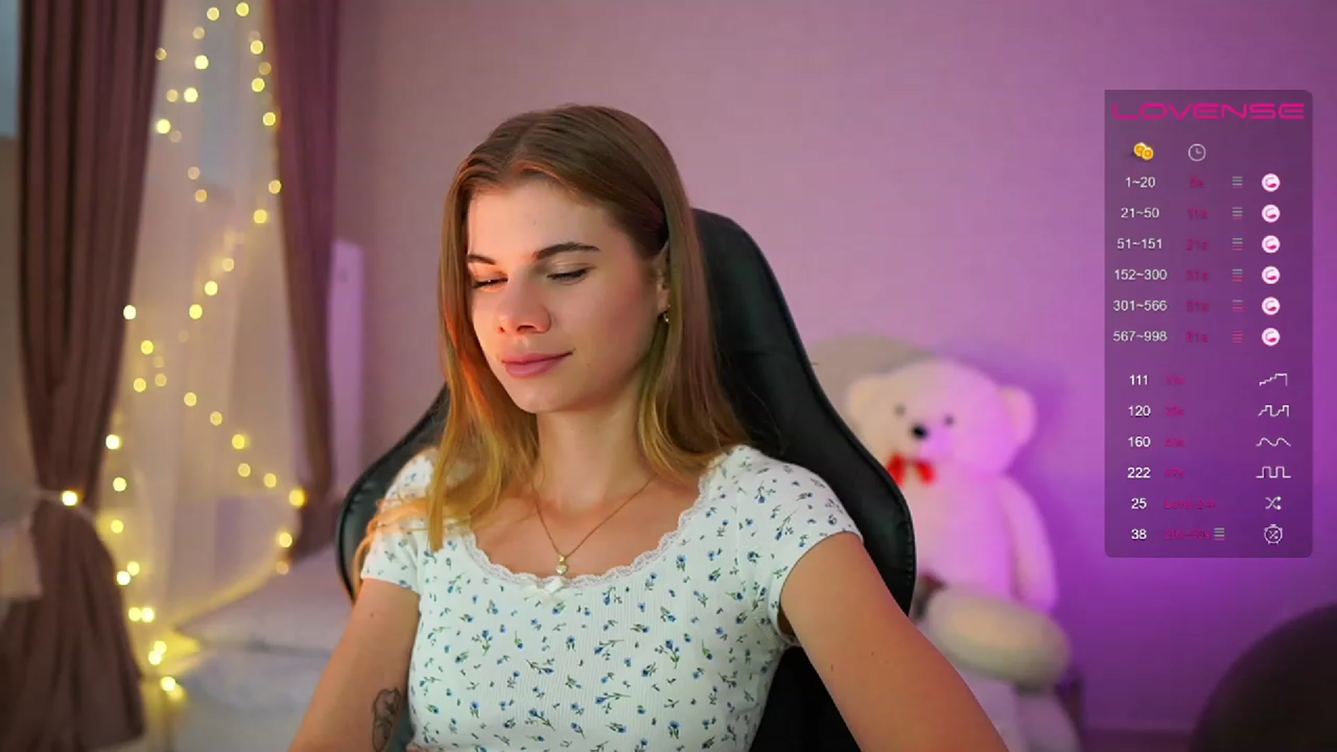 Gallery image thumbnail from RileyReid_18's myfreecams stream on, 07/14/2023, 14:03 image 9 of 20