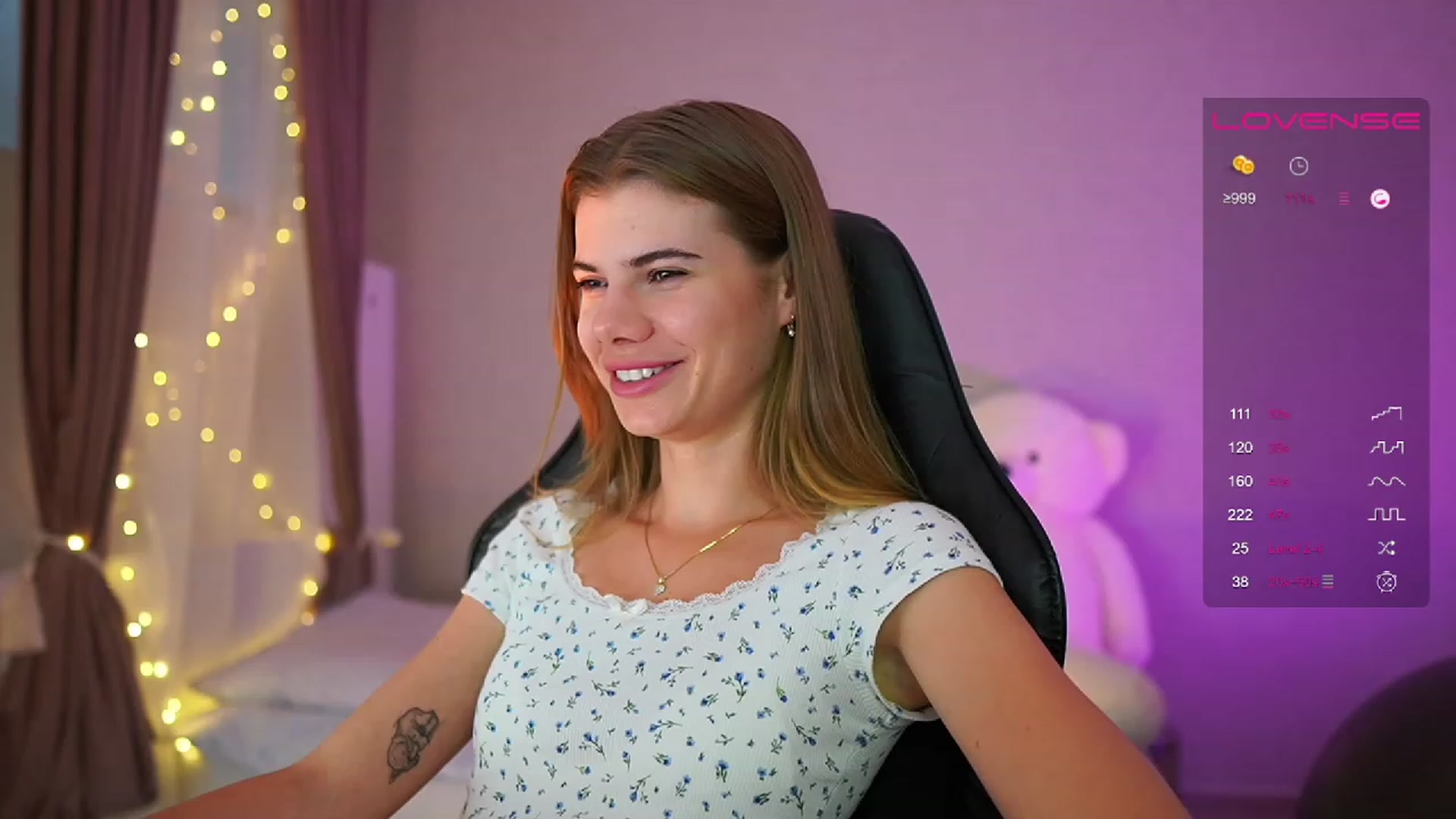 Gallery image thumbnail from RileyReid_18's myfreecams stream on, 07/14/2023, 14:03 image 13 of 20