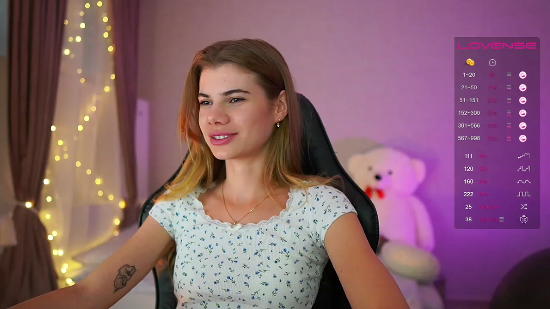 Gallery image thumbnail from RileyReid_18's myfreecams stream on, 07/14/2023, 14:03 image 3 of 20