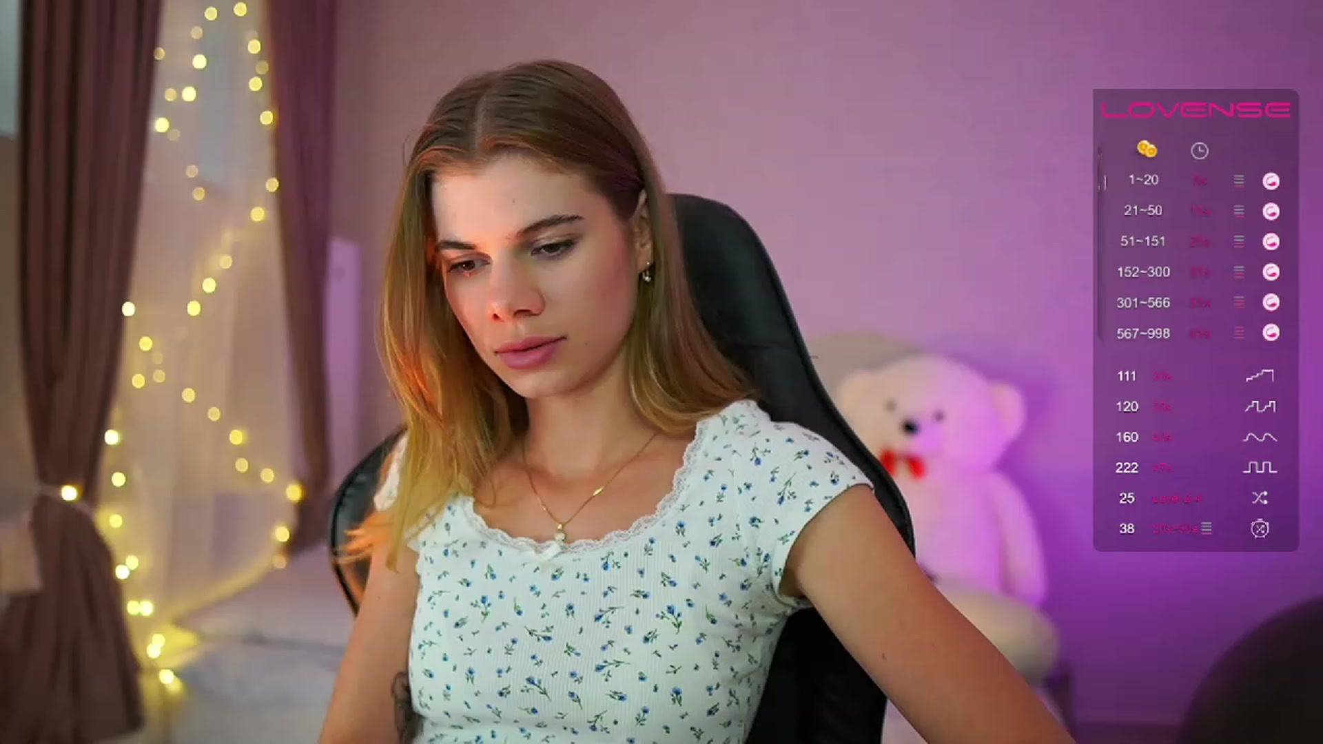 Gallery image thumbnail from RileyReid_18's myfreecams stream on, 07/14/2023, 14:03 image 7 of 20