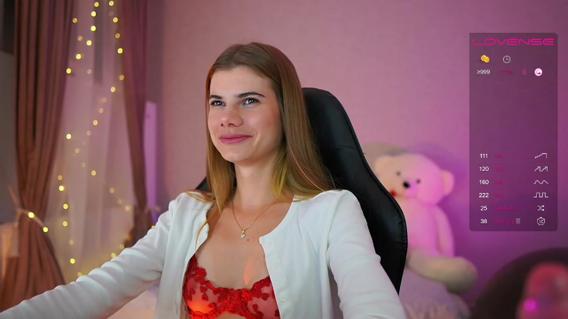 Gallery image thumbnail from RileyReid_18's myfreecams stream on, 07/16/2023, 19:00 image 11 of 20