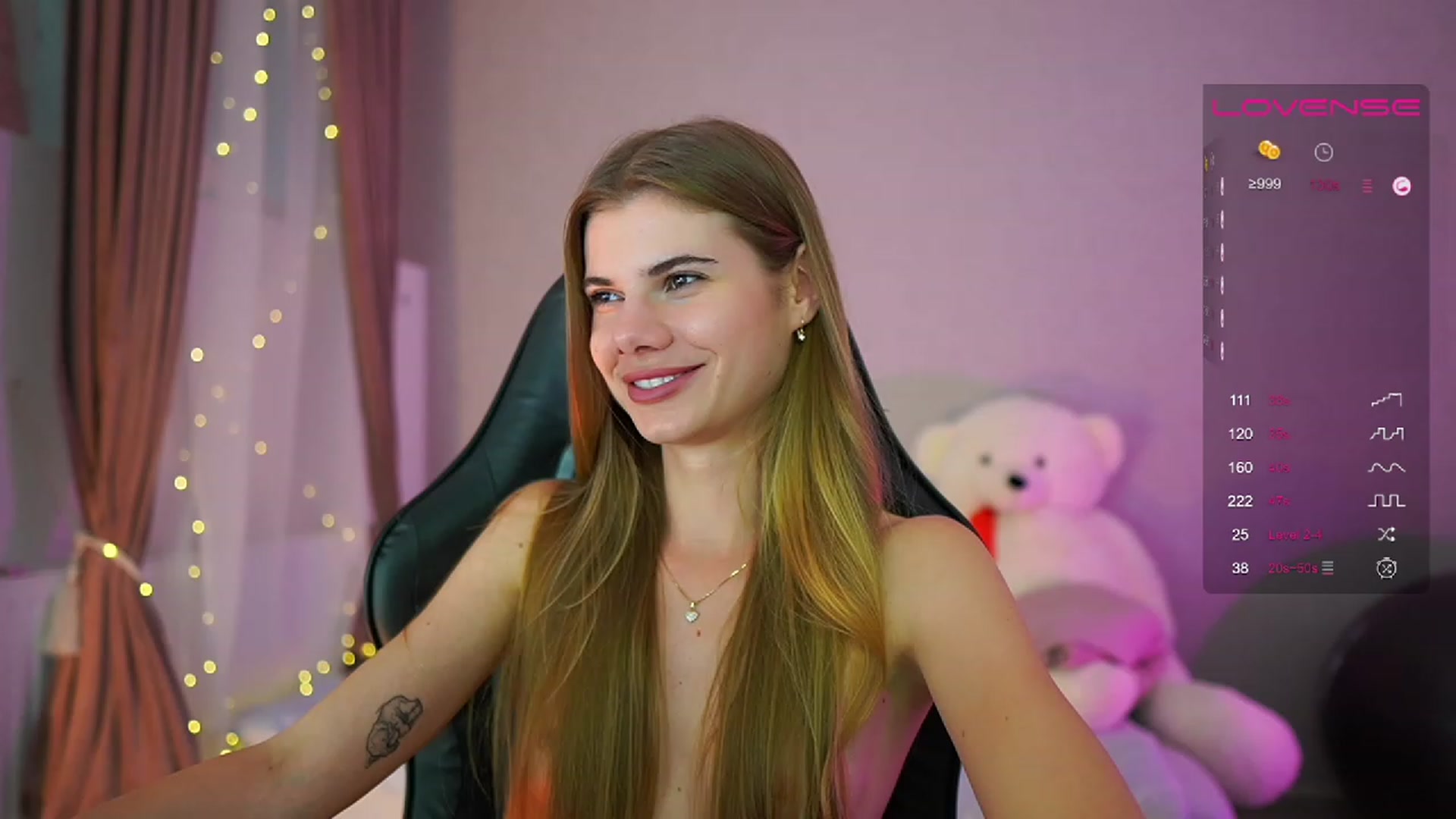 Gallery image thumbnail from RileyReid_18's myfreecams stream on, 07/19/2023, 17:06 image 14 of 20