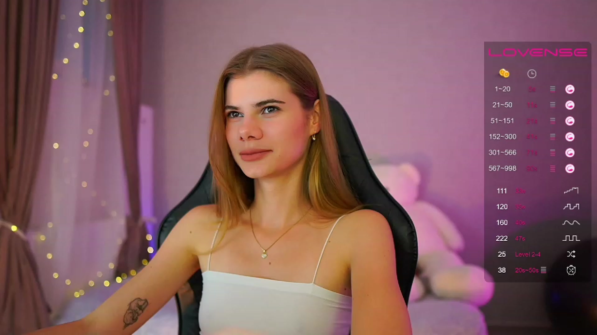Gallery image thumbnail from RileyReid_18's myfreecams stream on, 07/23/2023, 16:41 image 4 of 20