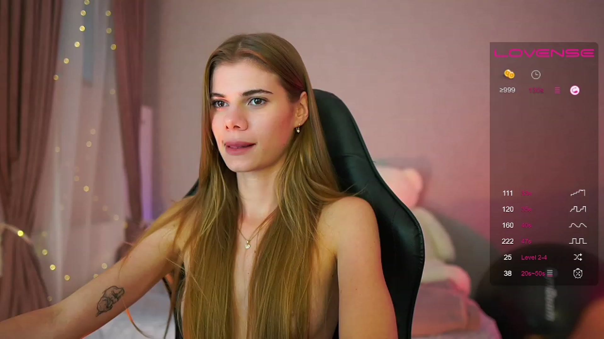 Gallery image thumbnail from RileyReid_18's myfreecams stream on, 07/25/2023, 15:20 image 7 of 20