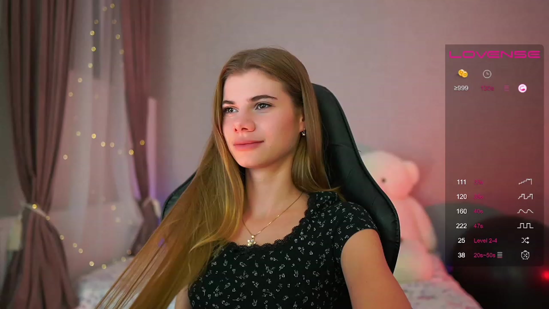 Gallery image thumbnail from RileyReid_18's myfreecams stream on, 08/06/2023, 23:45 image 13 of 20