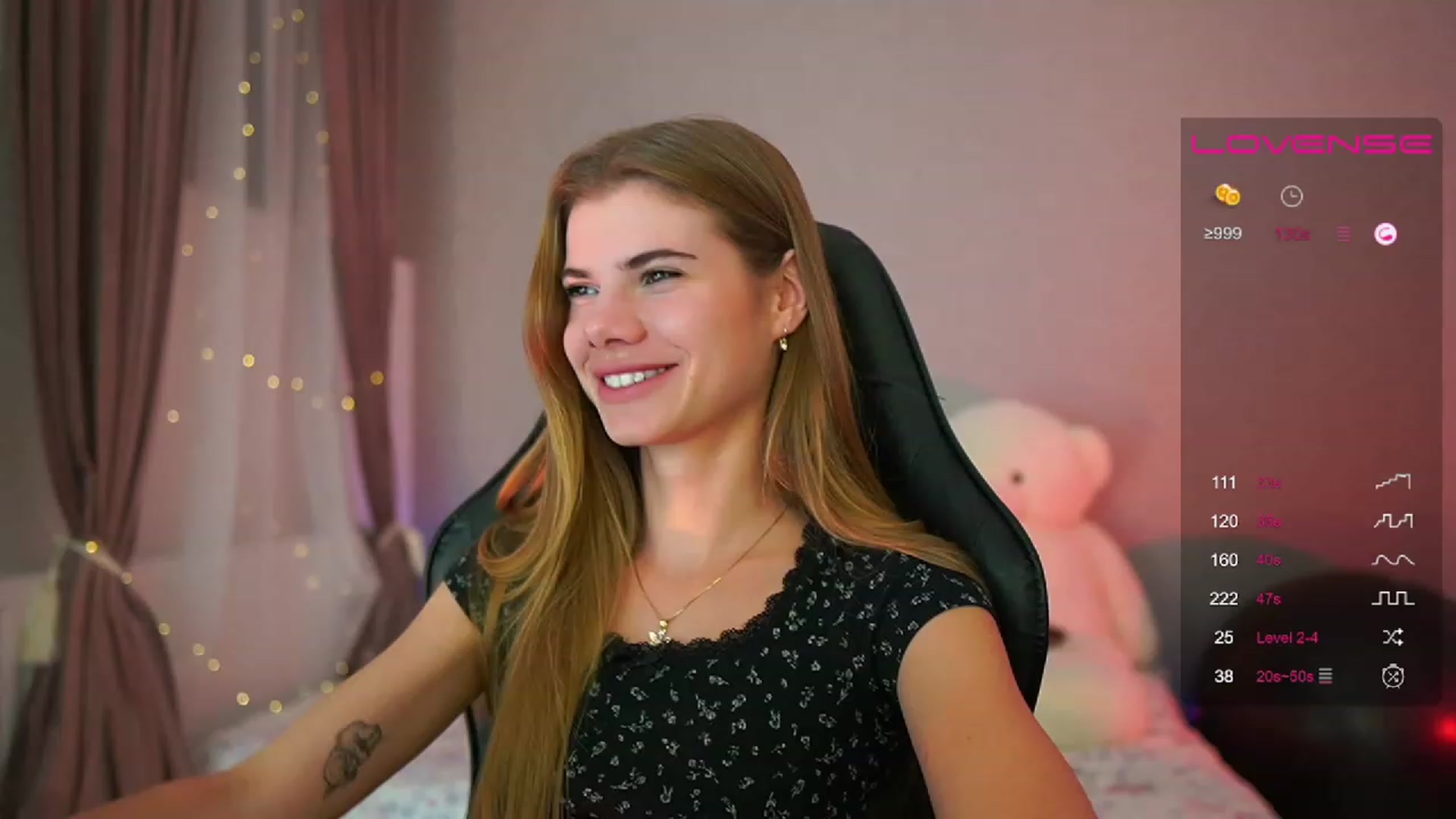 Gallery image thumbnail from RileyReid_18's myfreecams stream on, 08/06/2023, 23:45 image 5 of 20