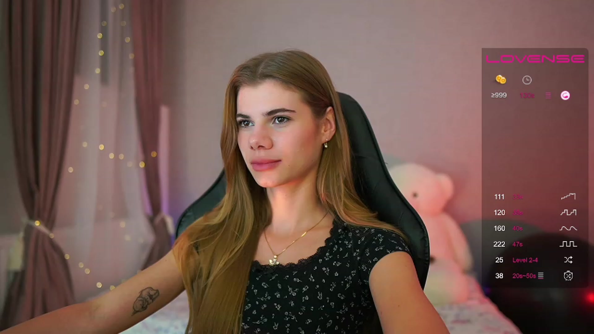 Gallery image thumbnail from RileyReid_18's myfreecams stream on, 08/06/2023, 23:45 image 2 of 20