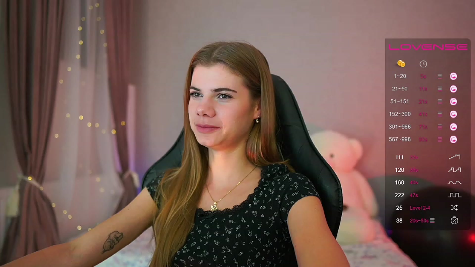 Gallery image thumbnail from RileyReid_18's myfreecams stream on, 08/06/2023, 23:45 image 7 of 20