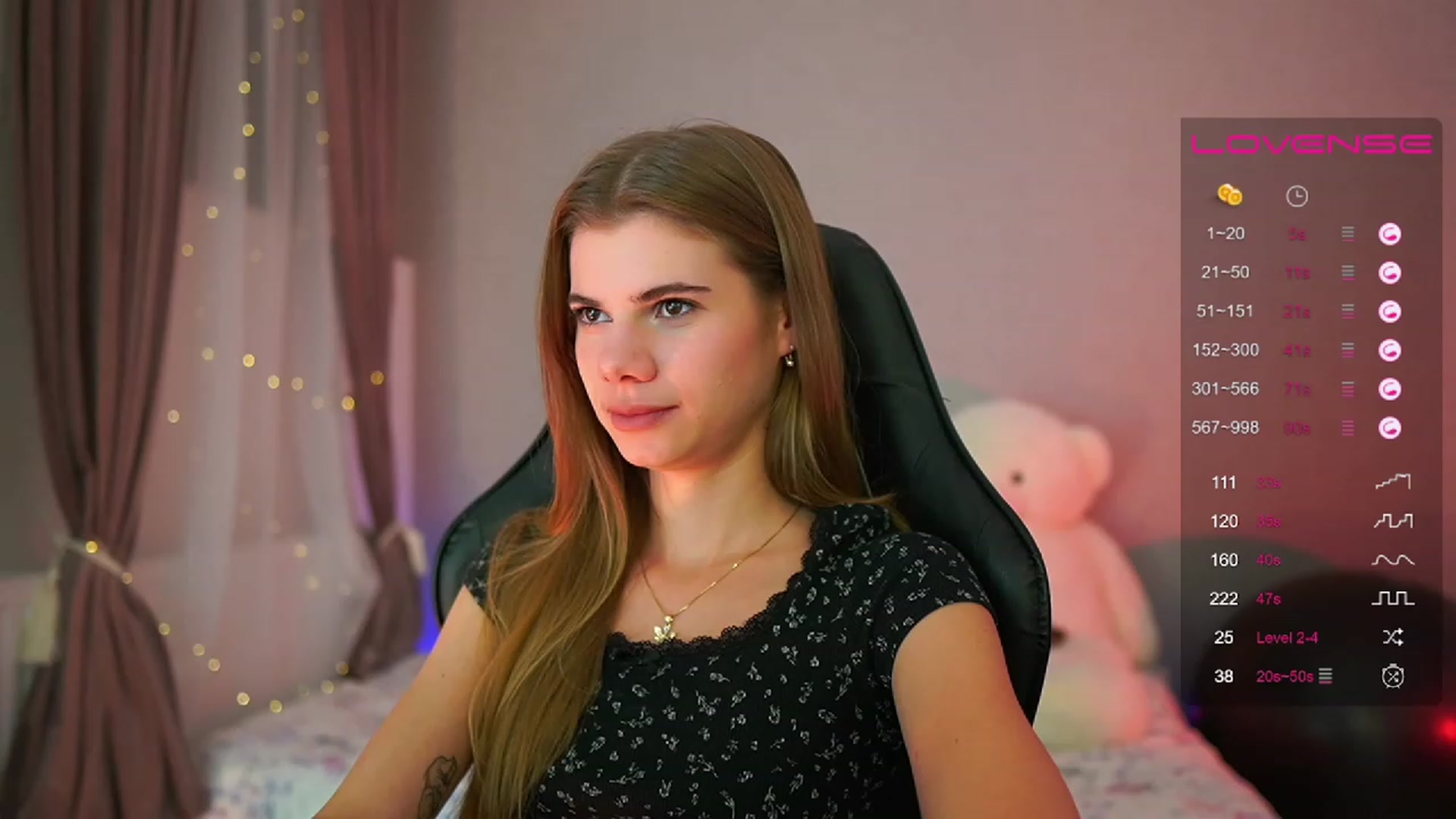 Gallery image thumbnail from RileyReid_18's myfreecams stream on, 08/06/2023, 23:45 image 8 of 20