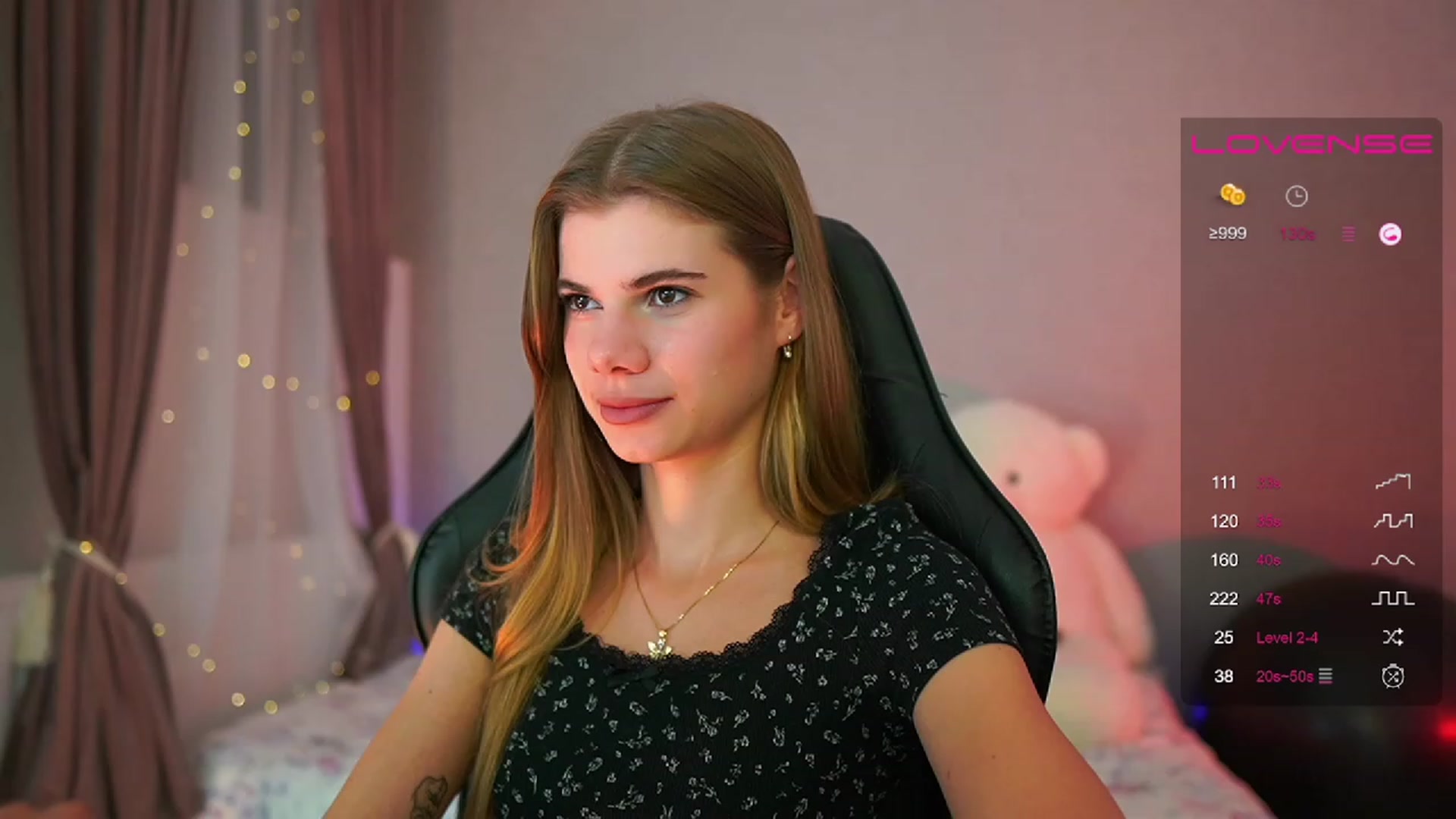 Gallery image thumbnail from RileyReid_18's myfreecams stream on, 08/07/2023, 24:02 image 8 of 20
