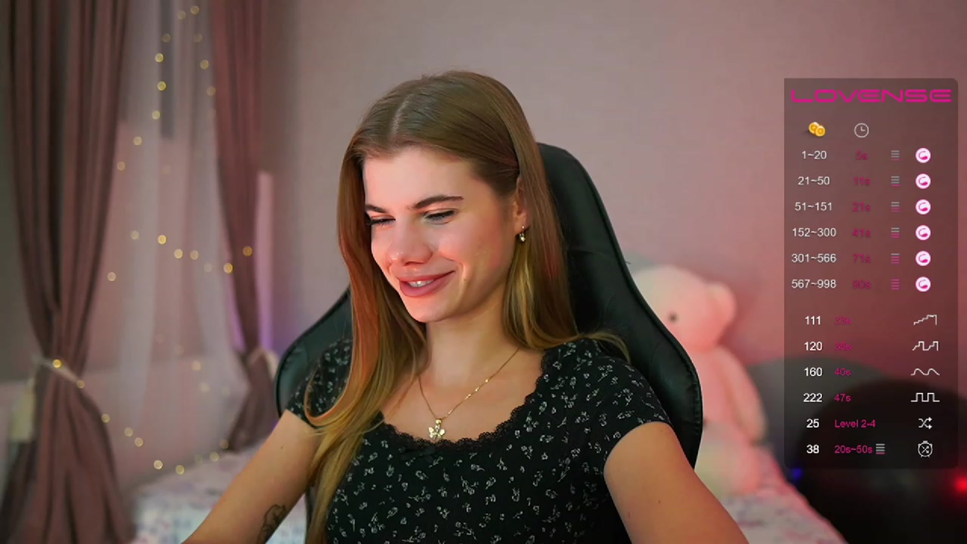 Gallery image thumbnail from RileyReid_18's myfreecams stream on, 08/07/2023, 24:02 image 10 of 20