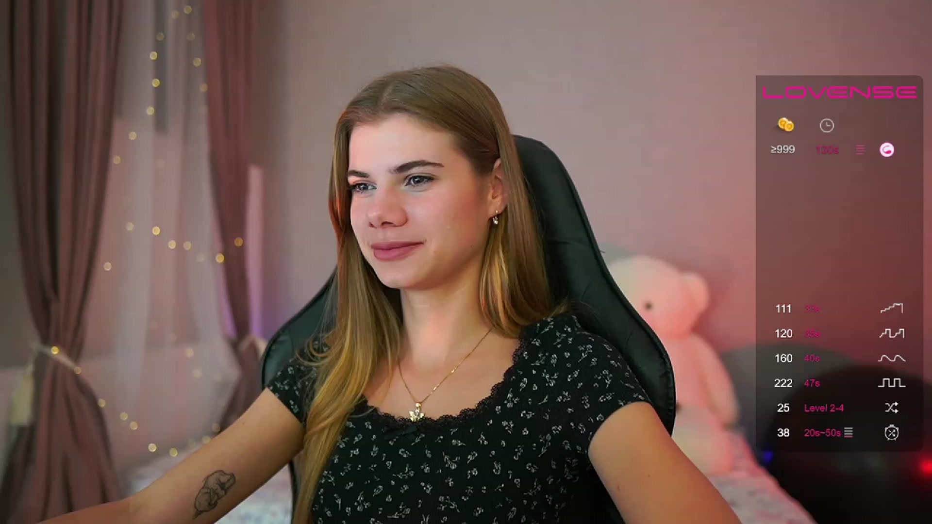 Gallery image thumbnail from RileyReid_18's myfreecams stream on, 08/07/2023, 24:02 image 7 of 20