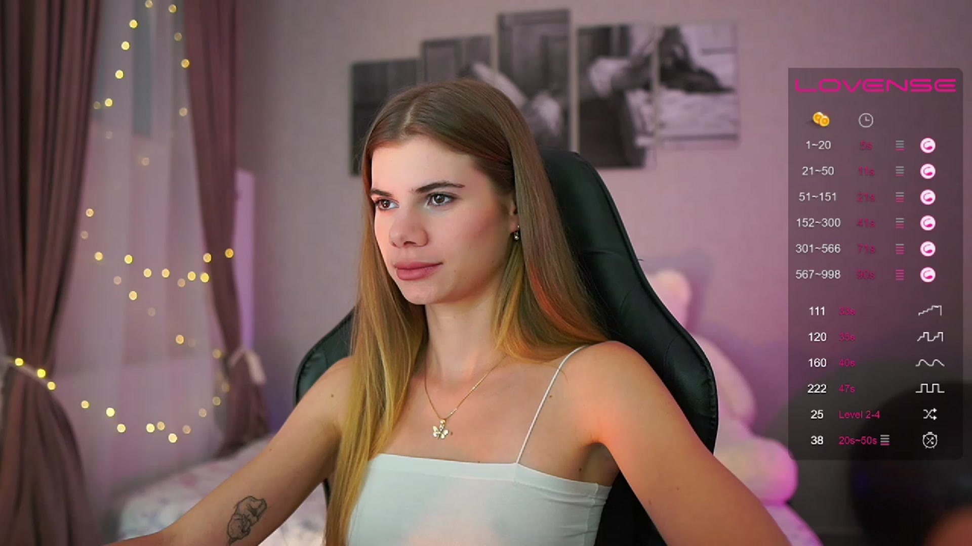 Gallery image thumbnail from RileyReid_18's myfreecams stream on, 08/16/2023, 14:37 image 11 of 20