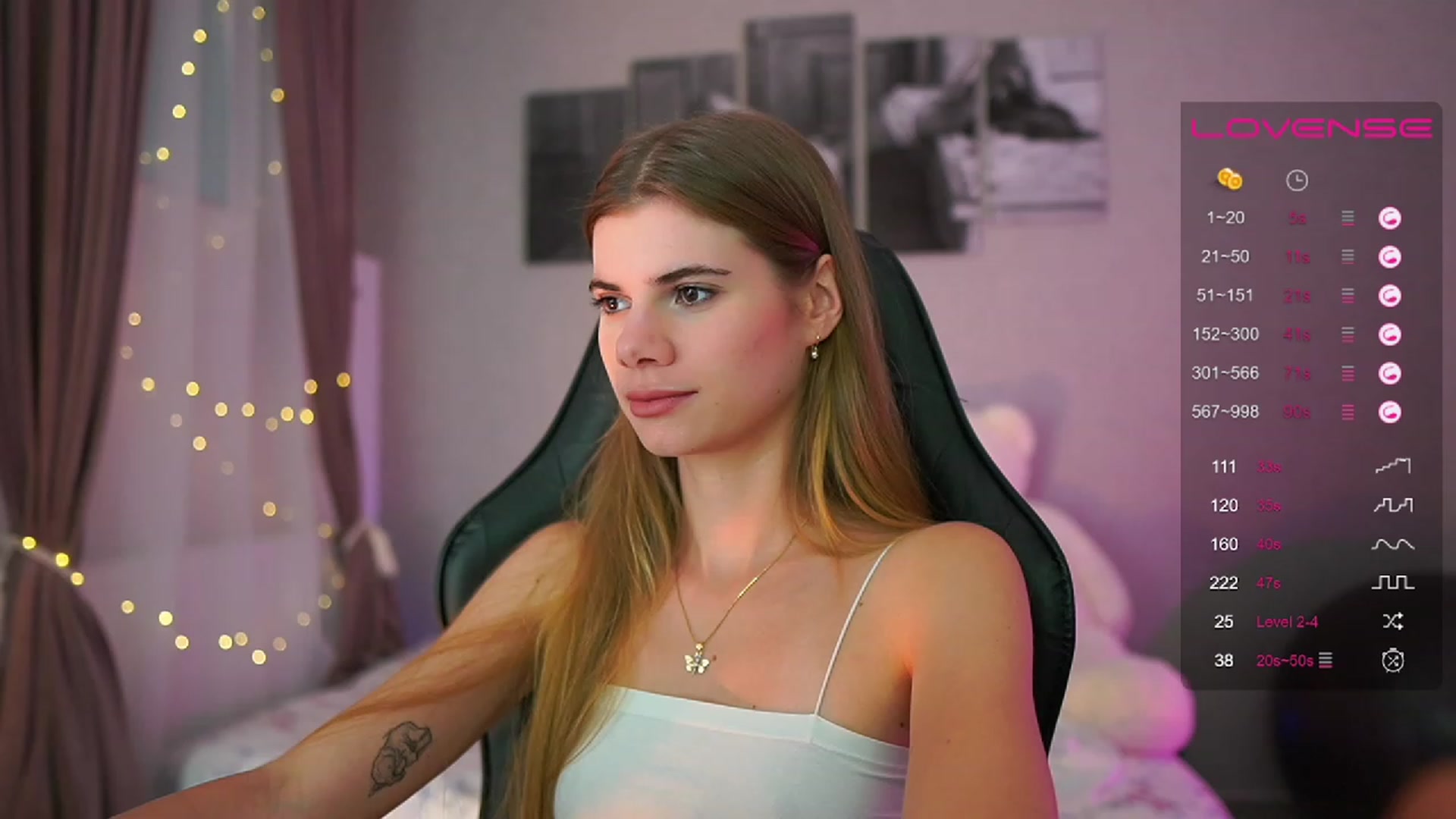 Gallery image thumbnail from RileyReid_18's myfreecams stream on, 08/16/2023, 14:37 image 15 of 20