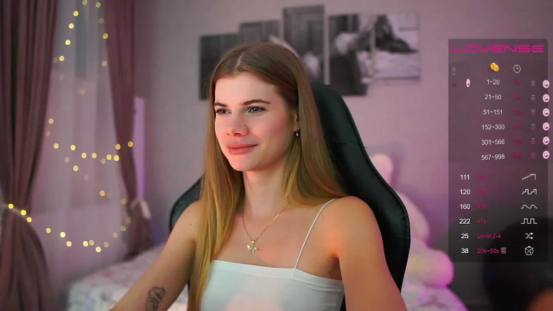 Gallery image thumbnail from RileyReid_18's myfreecams stream on, 08/16/2023, 14:37 image 10 of 20
