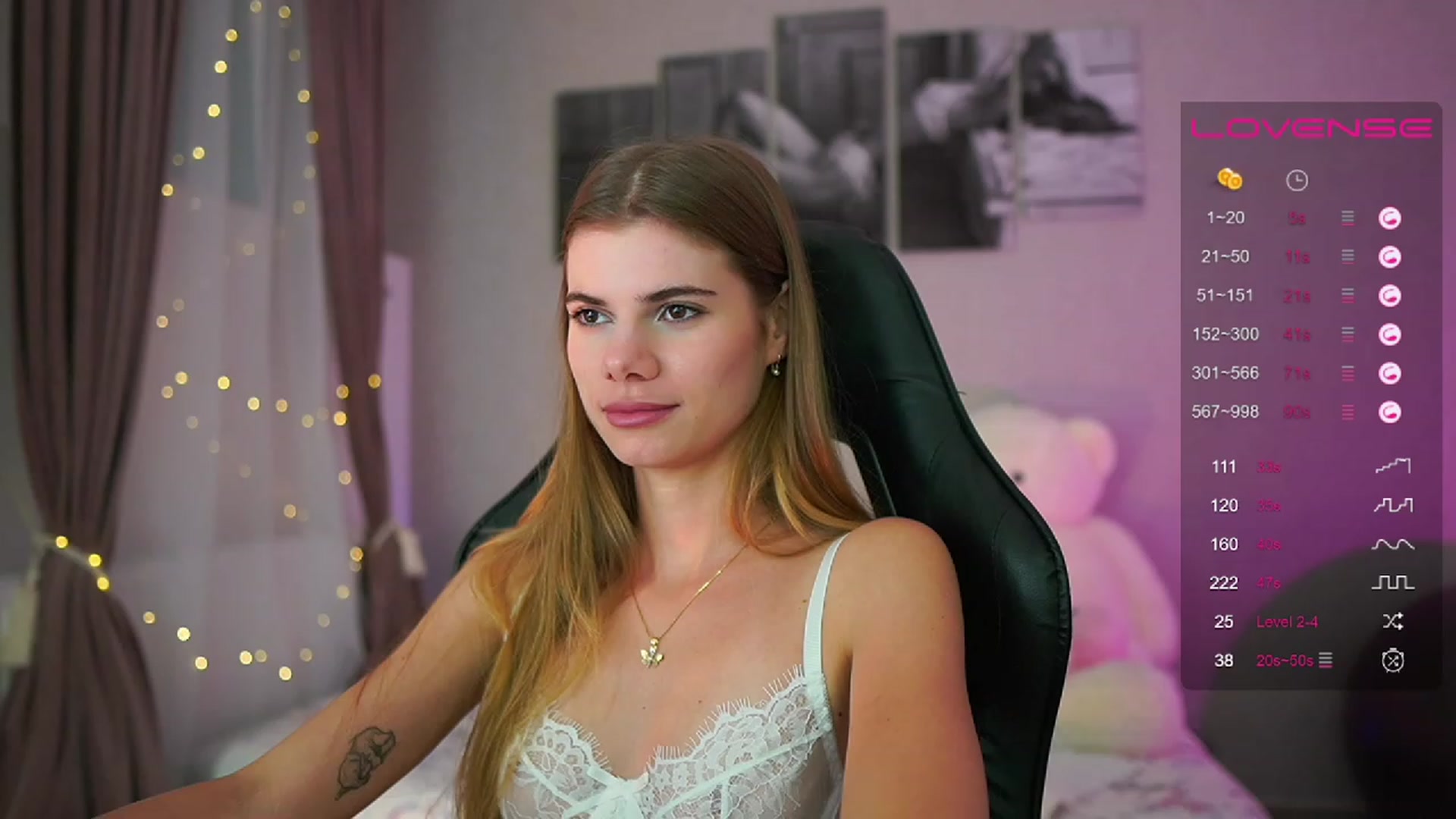 Gallery image thumbnail from RileyReid_18's myfreecams stream on, 08/17/2023, 16:03 image 2 of 20