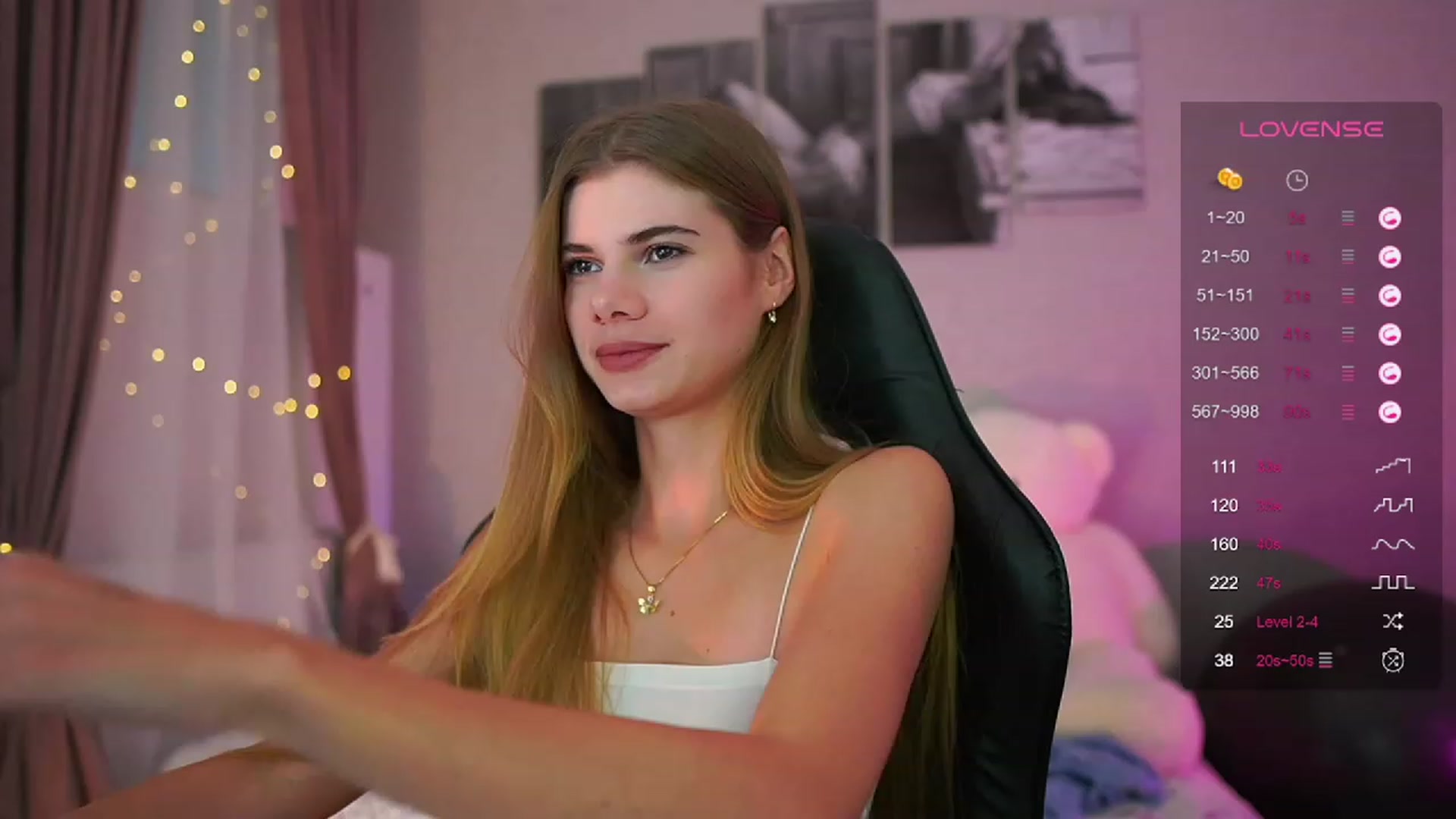 Gallery image thumbnail from RileyReid_18's myfreecams stream on, 08/25/2023, 13:59 image 13 of 20