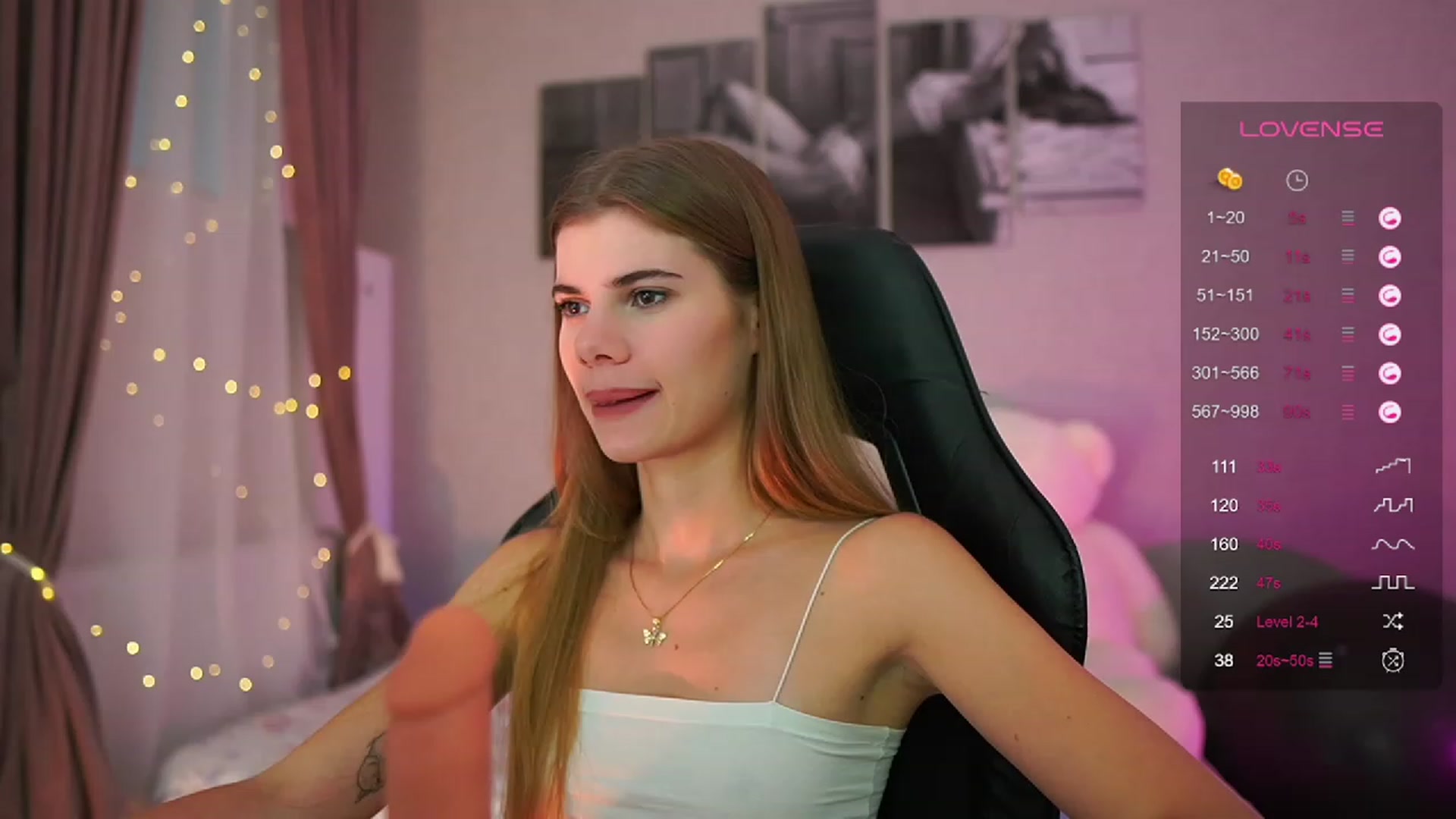 Gallery image thumbnail from RileyReid_18's myfreecams stream on, 08/25/2023, 13:59 image 15 of 20