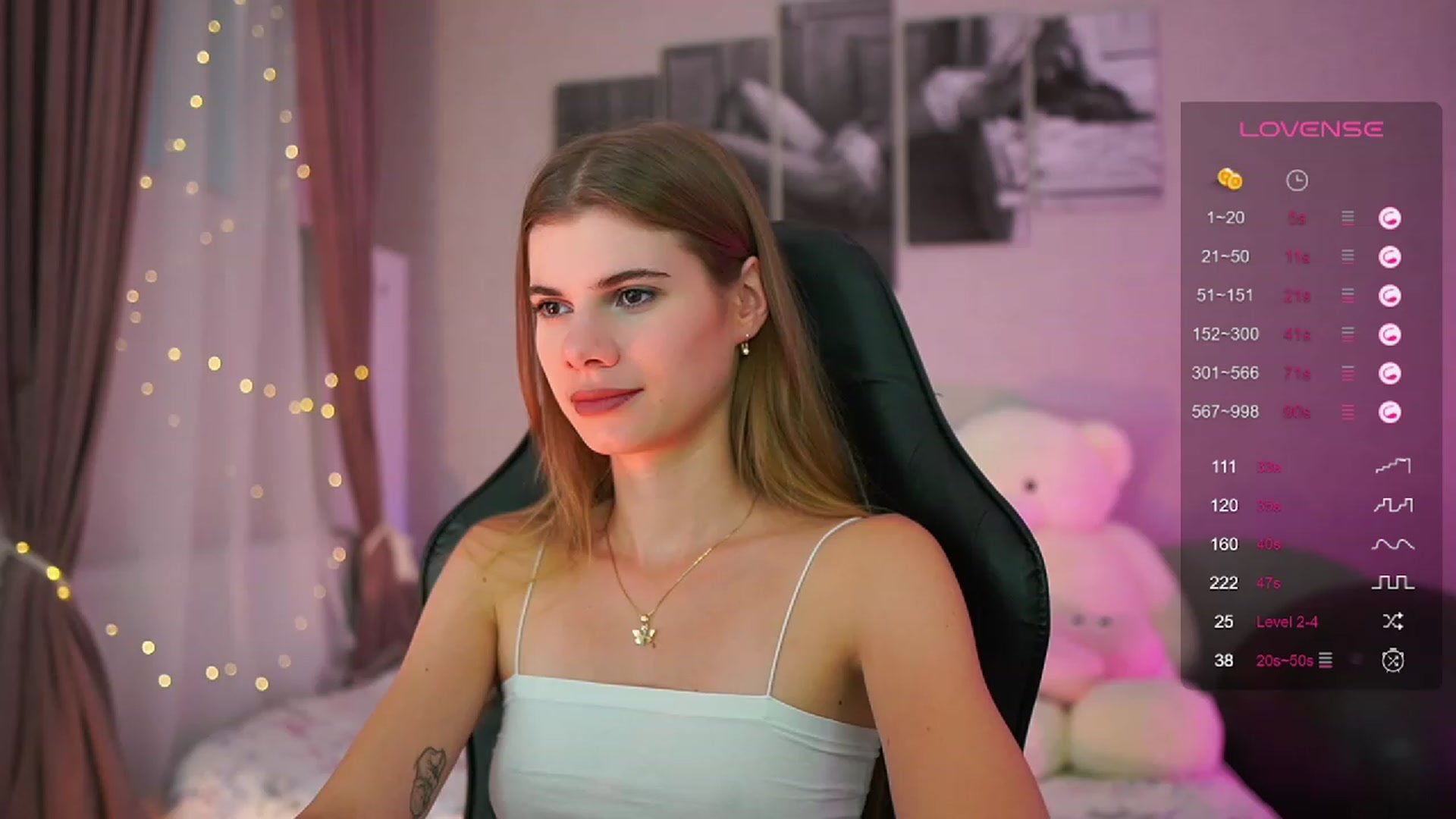 Gallery image thumbnail from RileyReid_18's myfreecams stream on, 08/25/2023, 15:43 image 12 of 20