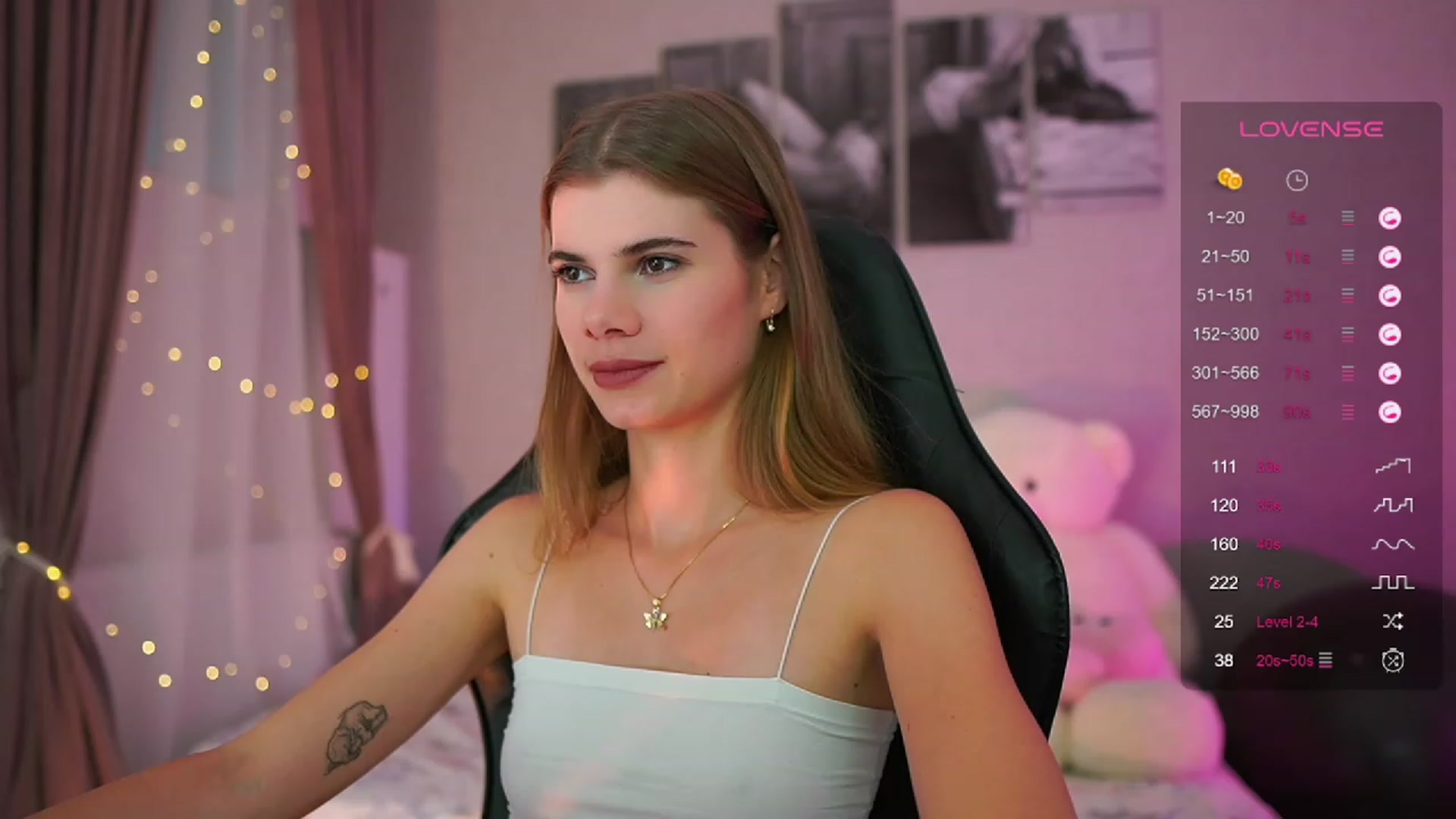 Gallery image thumbnail from RileyReid_18's myfreecams stream on, 08/25/2023, 15:43 image 9 of 20
