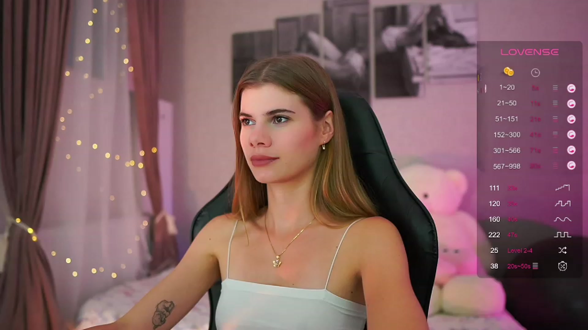 Gallery image thumbnail from RileyReid_18's myfreecams stream on, 08/25/2023, 16:12 image 7 of 20
