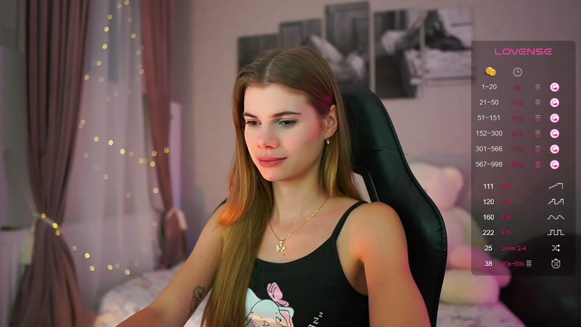 Gallery image thumbnail from RileyReid_18's myfreecams stream on, 08/27/2023, 16:23 image 4 of 20