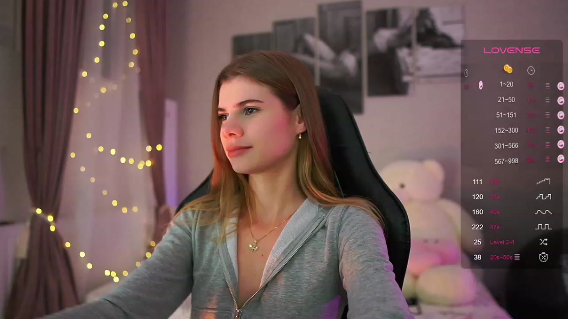 Gallery image thumbnail from RileyReid_18's myfreecams stream on, 08/30/2023, 18:07 image 3 of 20