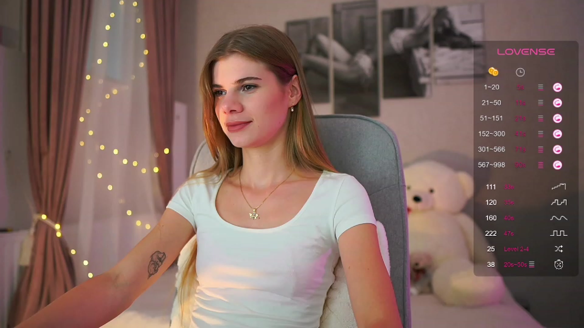 Gallery image thumbnail from RileyReid_18's myfreecams stream on, 09/01/2023, 13:21 image 14 of 20