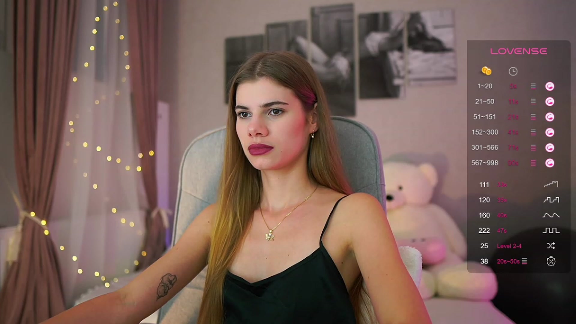 Gallery image thumbnail from RileyReid_18's myfreecams stream on, 09/15/2023, 16:21 image 14 of 20