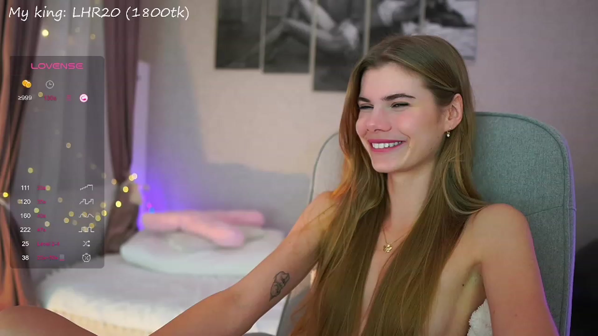 Gallery image thumbnail from RileyReid_18's myfreecams stream on, 09/28/2023, 13:42 image 12 of 20