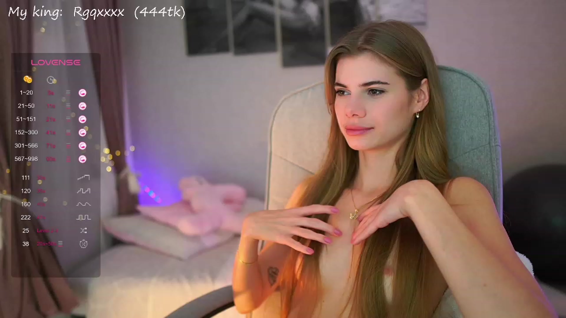 Gallery image thumbnail from RileyReid_18's myfreecams stream on, 10/05/2023, 16:37 image 15 of 20