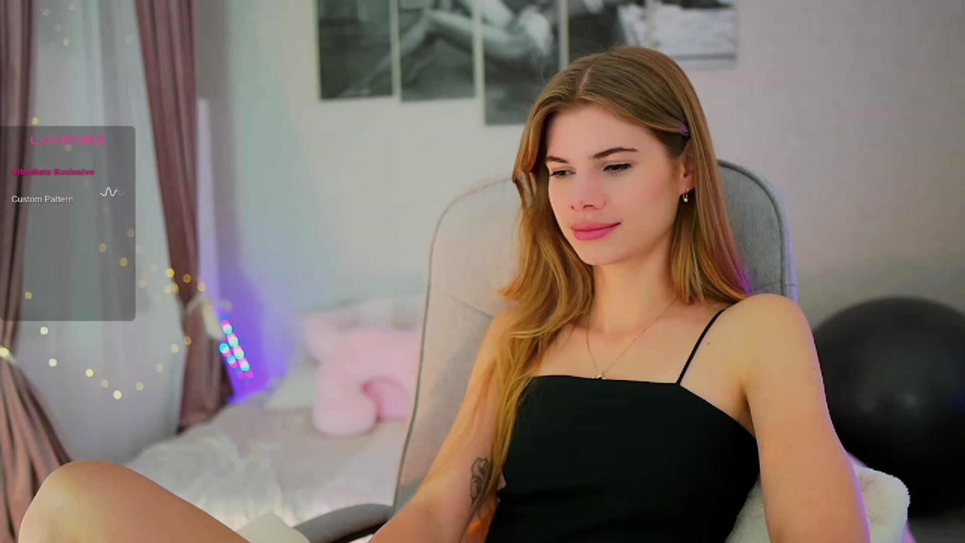 Gallery image thumbnail from RileyReid_18's myfreecams stream on, 10/12/2023, 14:18 image 14 of 20