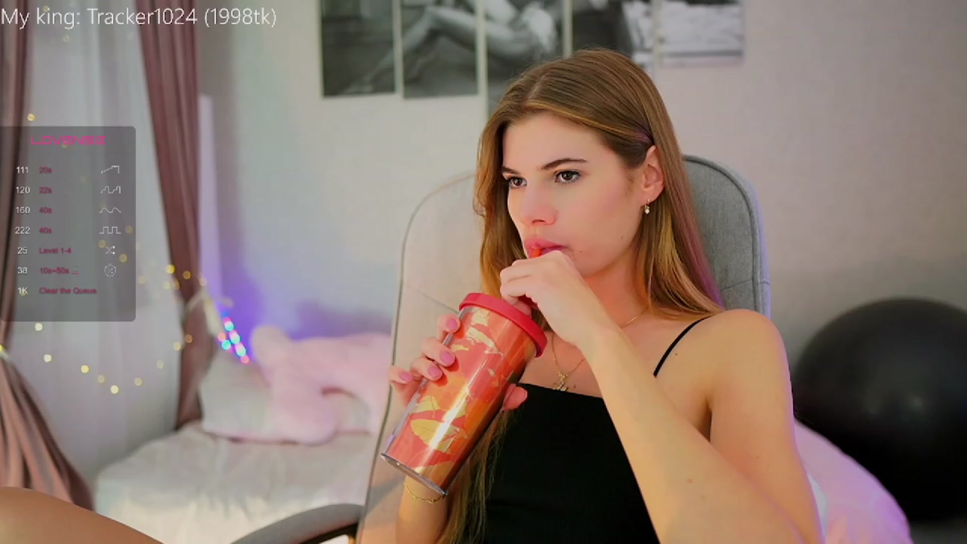 Gallery image thumbnail from RileyReid_18's myfreecams stream on, 10/12/2023, 16:34 image 8 of 20