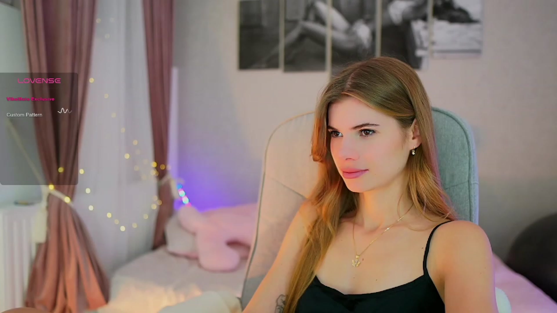 Gallery image thumbnail from RileyReid_18's myfreecams stream on, 10/17/2023, 14:12 image 4 of 20