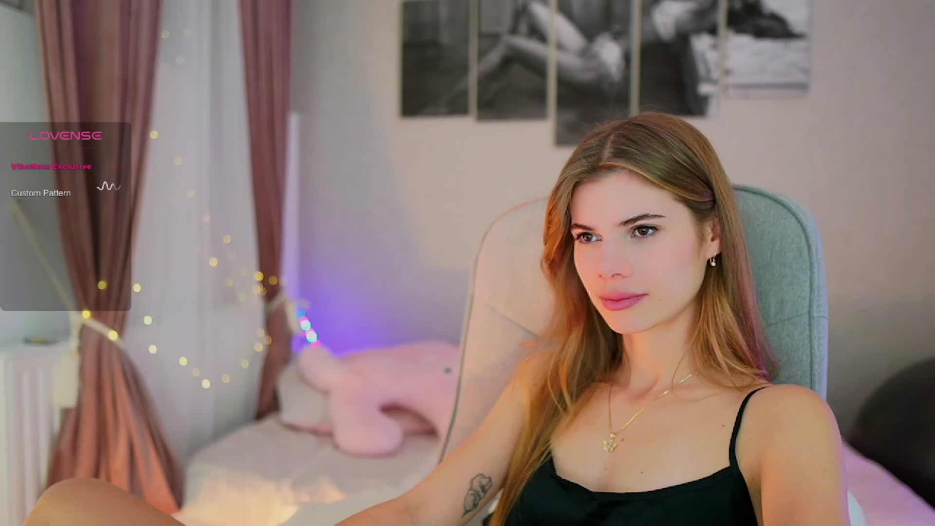 Gallery image thumbnail from RileyReid_18's myfreecams stream on, 10/17/2023, 14:12 image 12 of 20