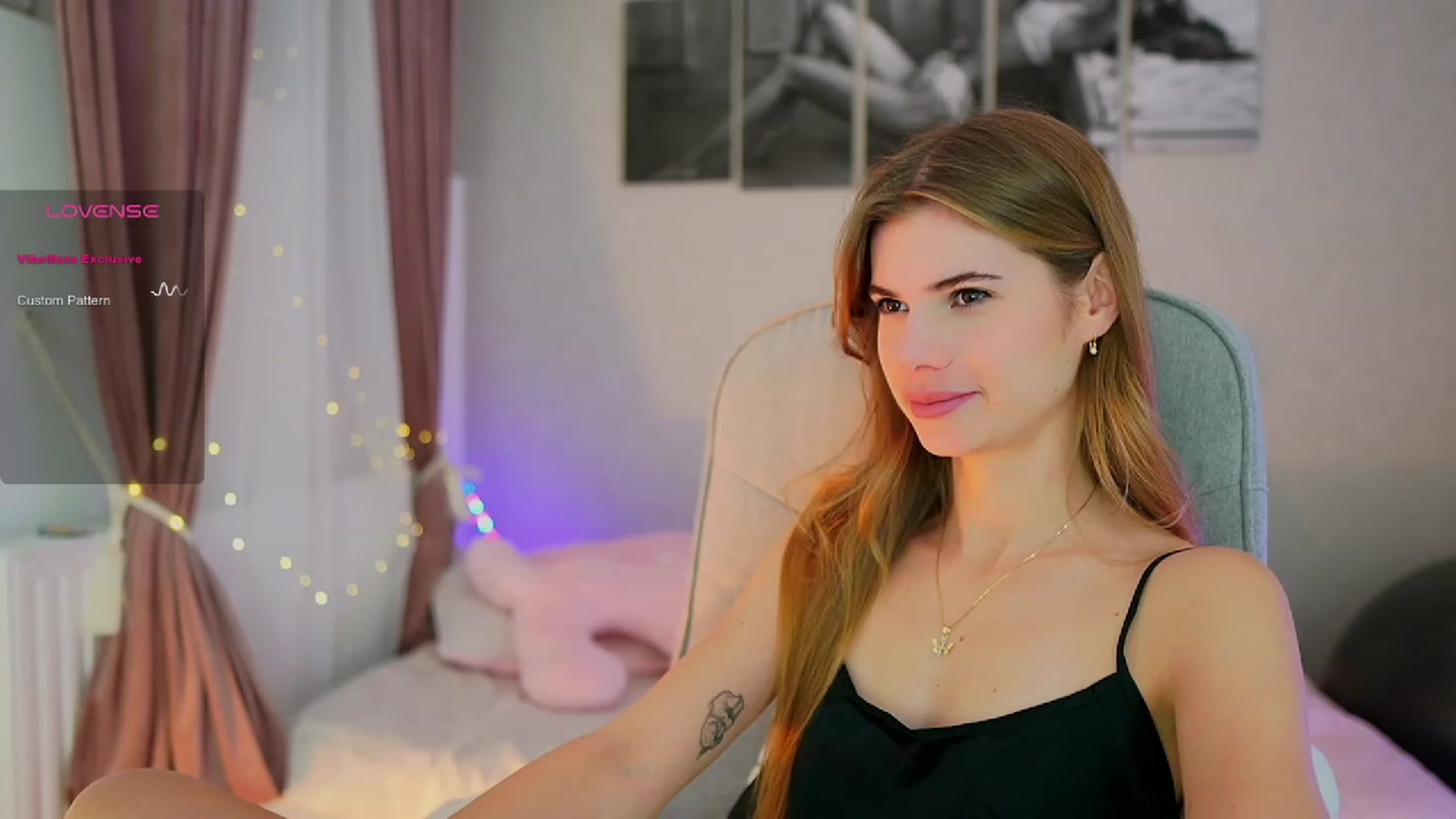Gallery image thumbnail from RileyReid_18's myfreecams stream on, 10/17/2023, 14:12 image 3 of 20