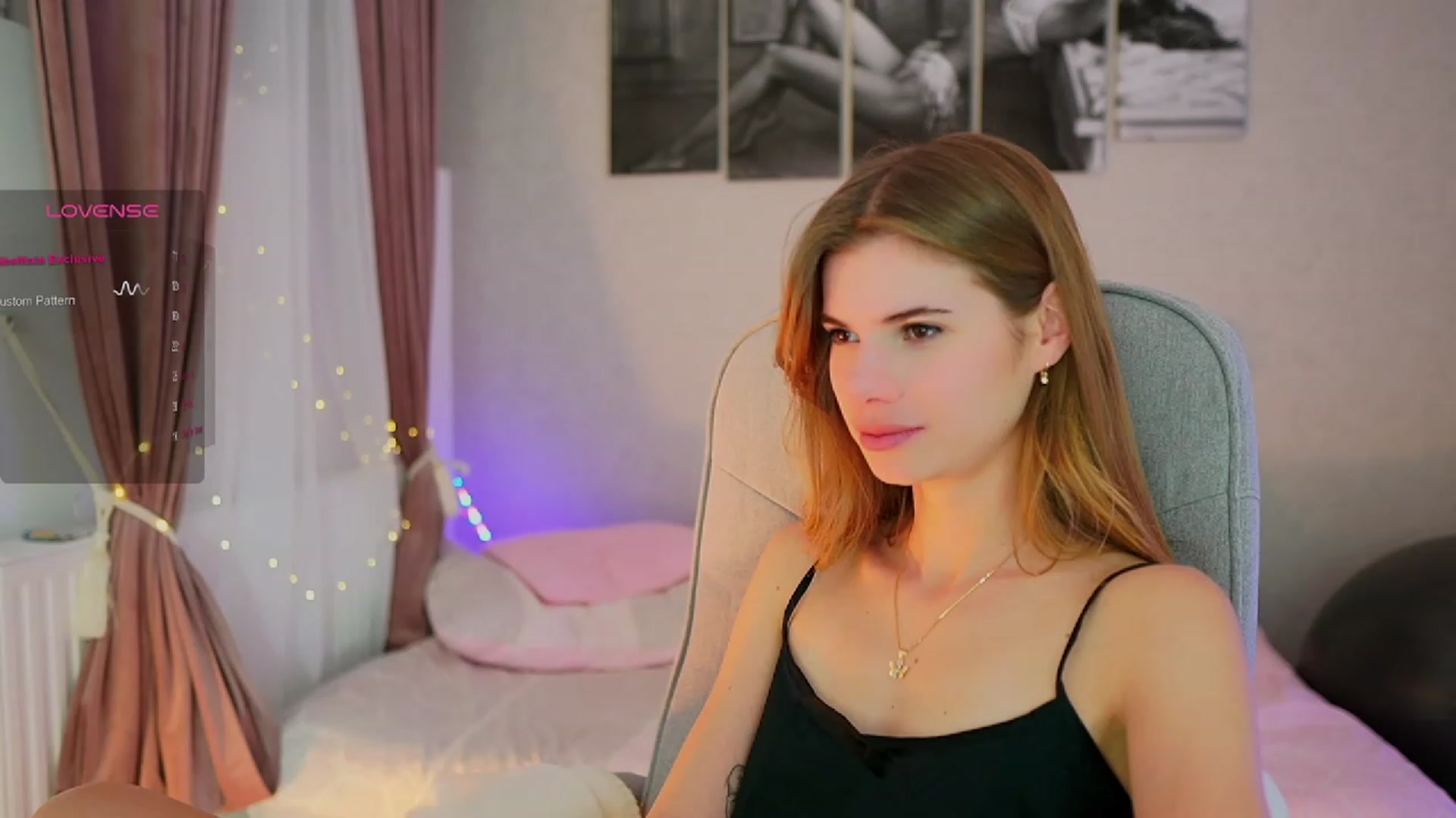Gallery image thumbnail from RileyReid_18's myfreecams stream on, 10/17/2023, 15:29 image 1 of 20