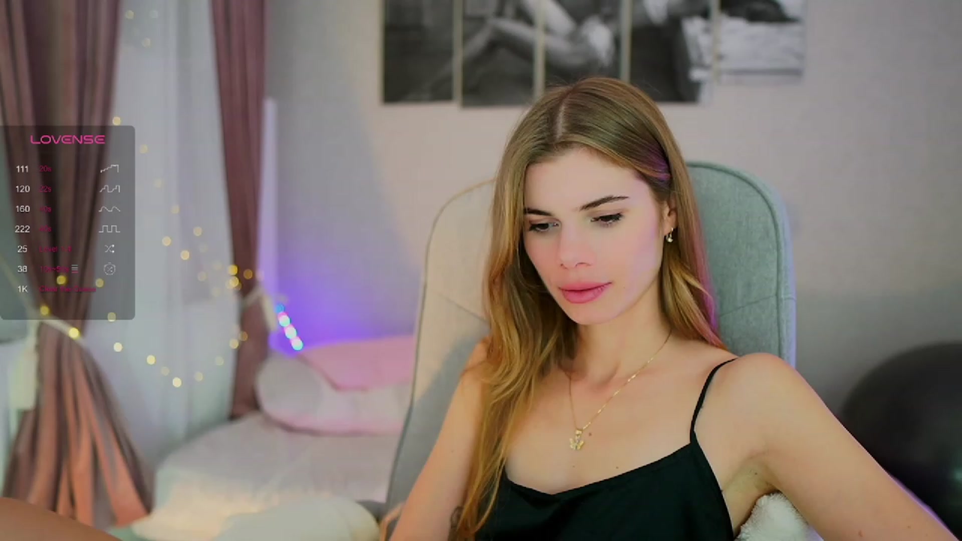 Gallery image thumbnail from RileyReid_18's myfreecams stream on, 10/17/2023, 15:29 image 11 of 20