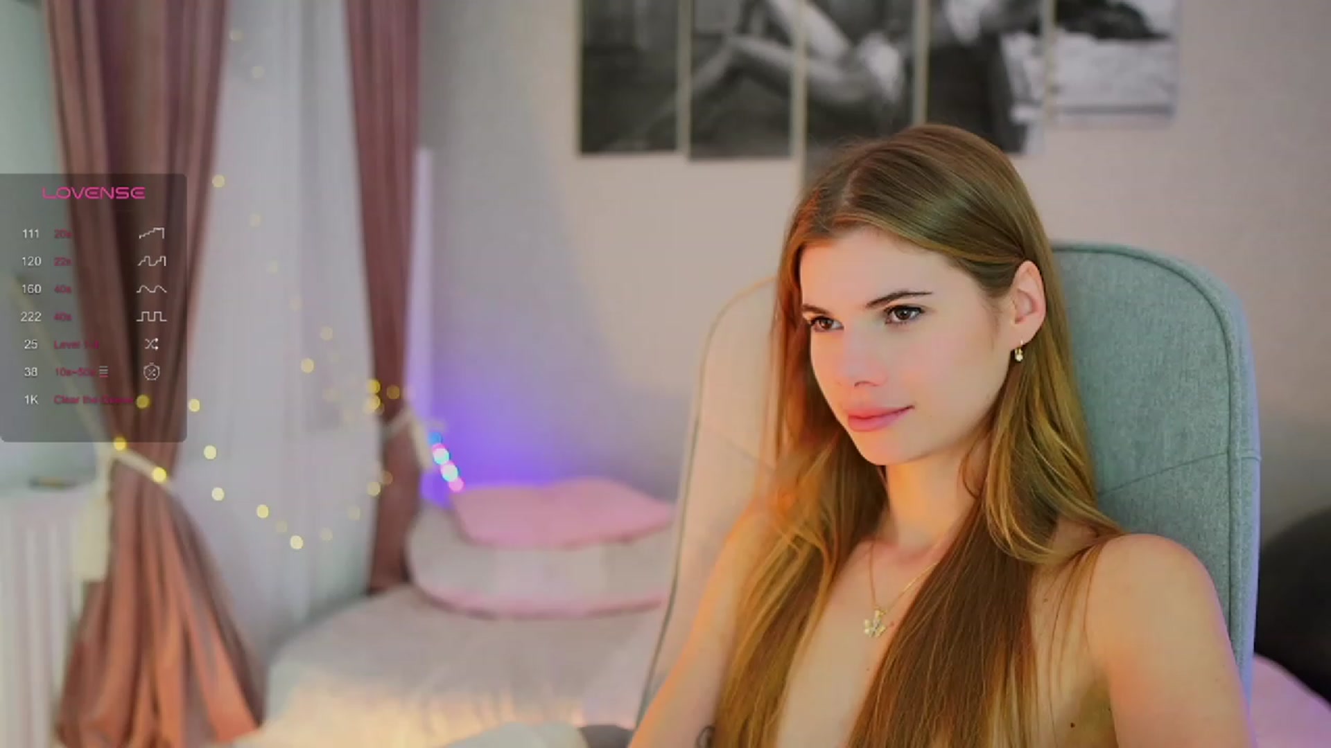 Gallery image thumbnail from RileyReid_18's myfreecams stream on, 10/17/2023, 16:39 image 10 of 20