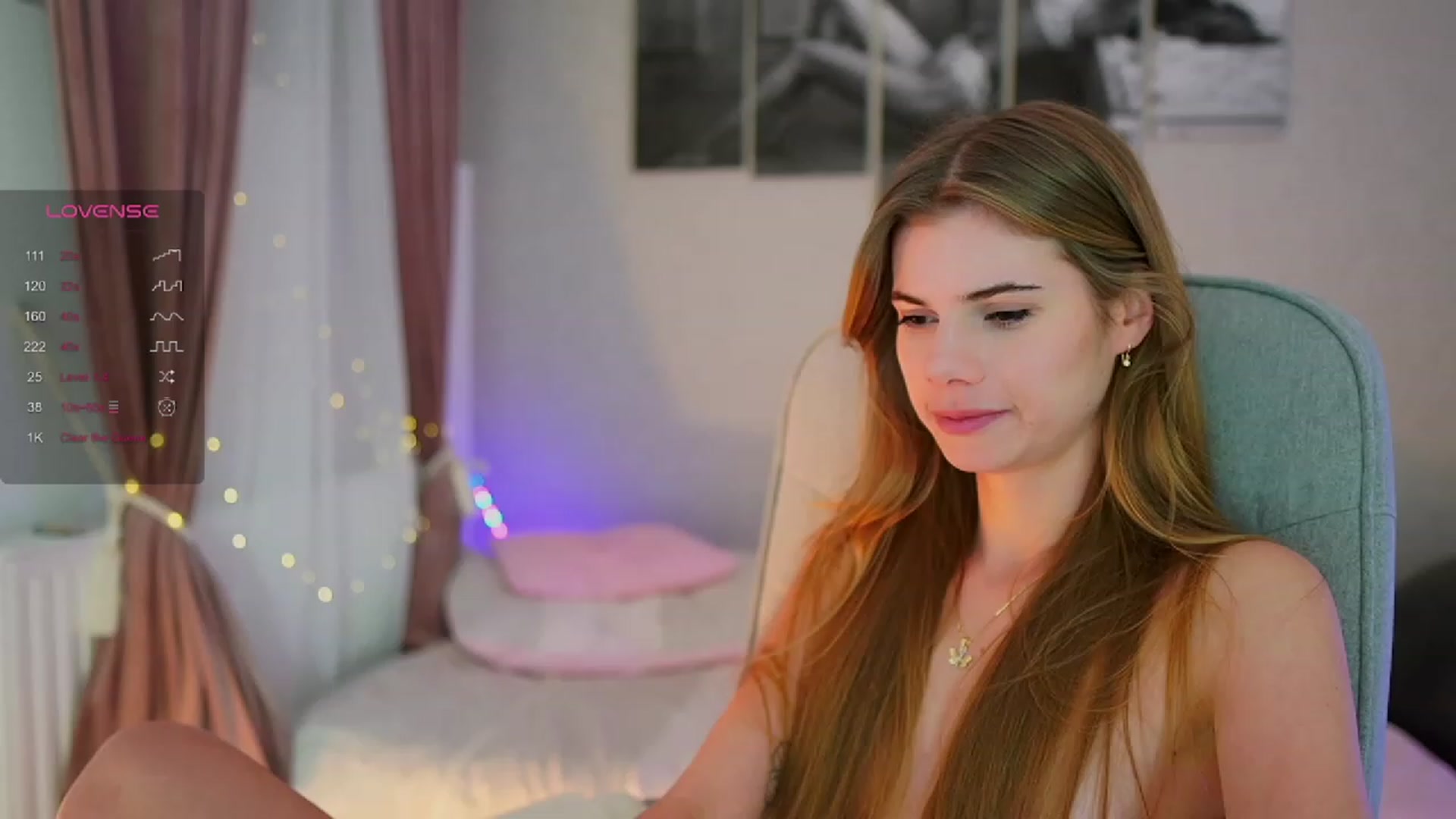 Gallery image thumbnail from RileyReid_18's myfreecams stream on, 10/17/2023, 16:39 image 18 of 20