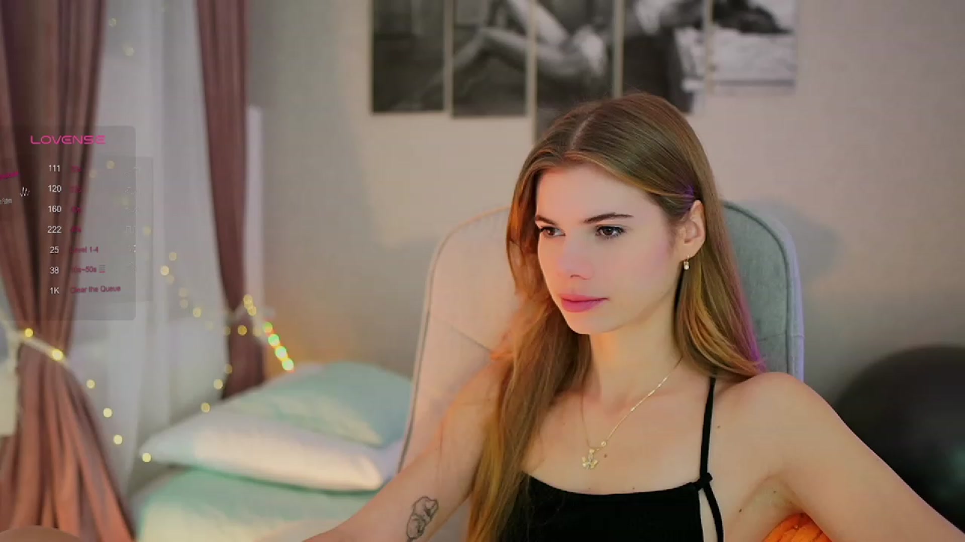 Gallery image thumbnail from RileyReid_18's myfreecams stream on, 10/18/2023, 14:16 image 1 of 20