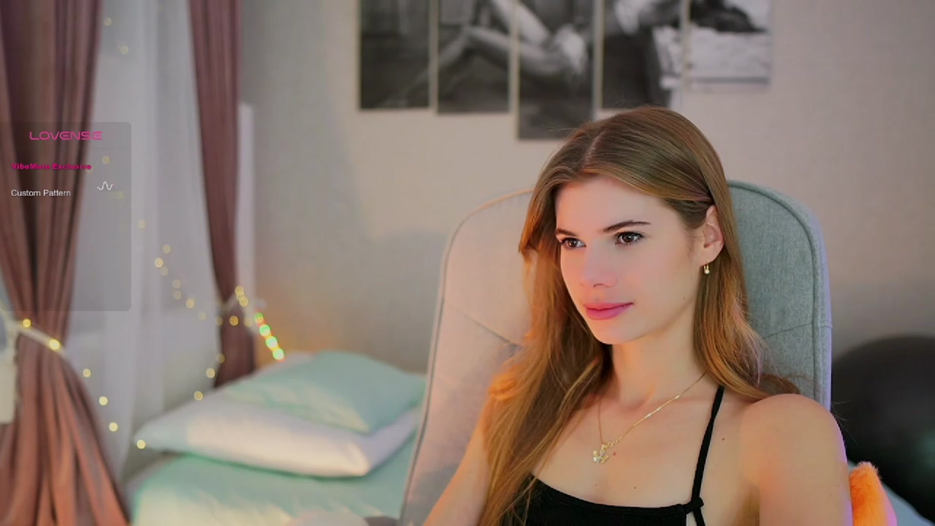 Gallery image thumbnail from RileyReid_18's myfreecams stream on, 10/18/2023, 14:16 image 6 of 20